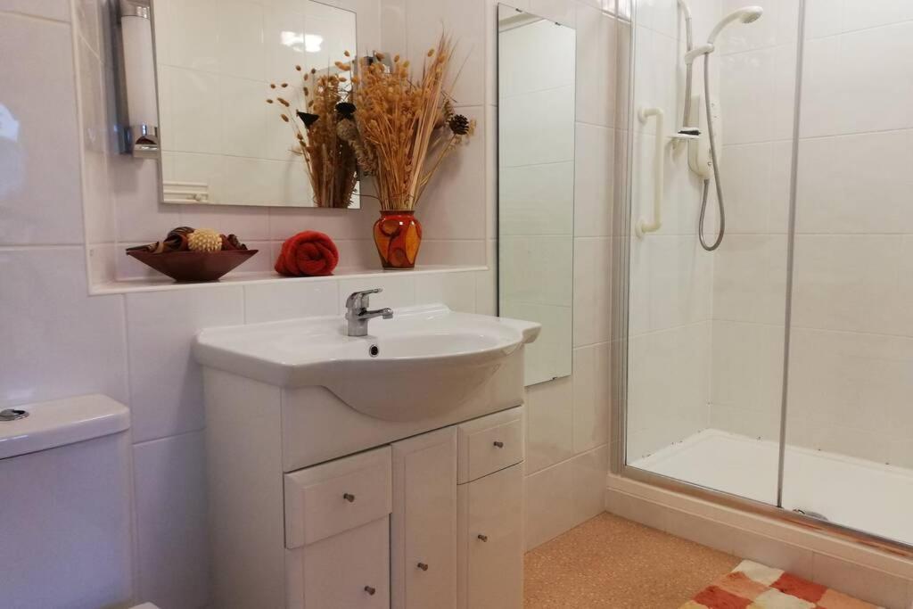 Lane Foot Family Accommodation Winter Deals Nov To March On 3 Nts Or More Ембълсайд Екстериор снимка